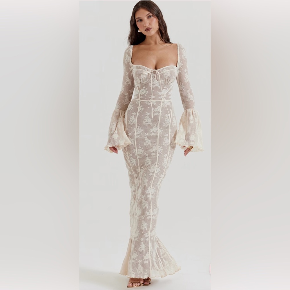 NWOT HOUSE OF CB DELILAH Vintage Cream Lace Maxi Dress 🤍🤍🤍